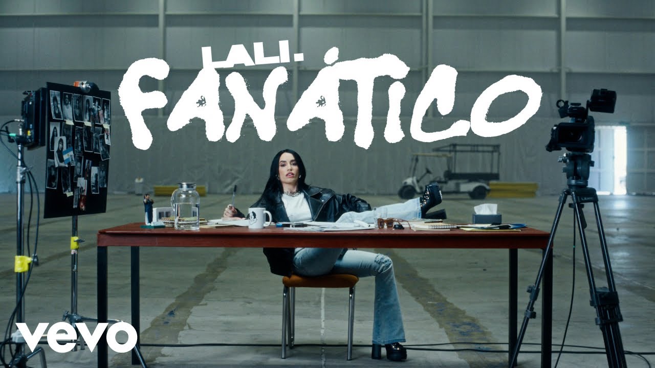 FANÁTICO Lyrics