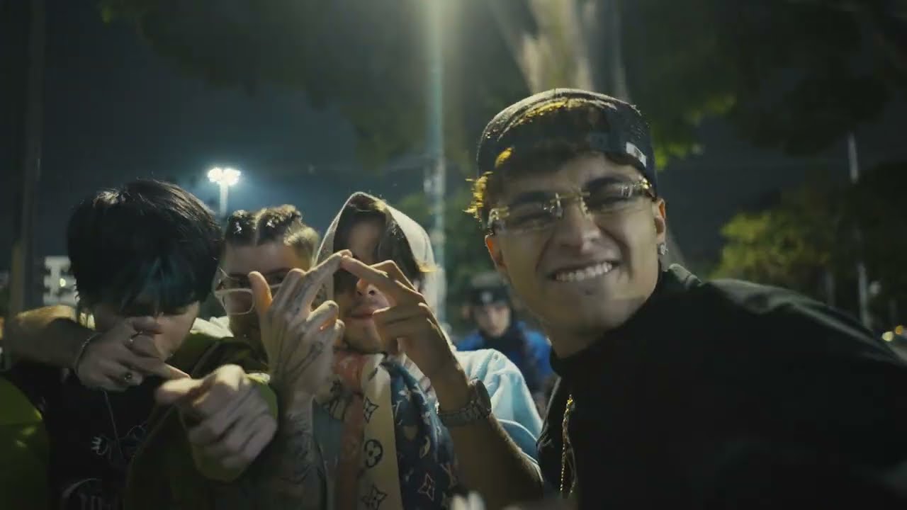 AVENTADOR Lyrics