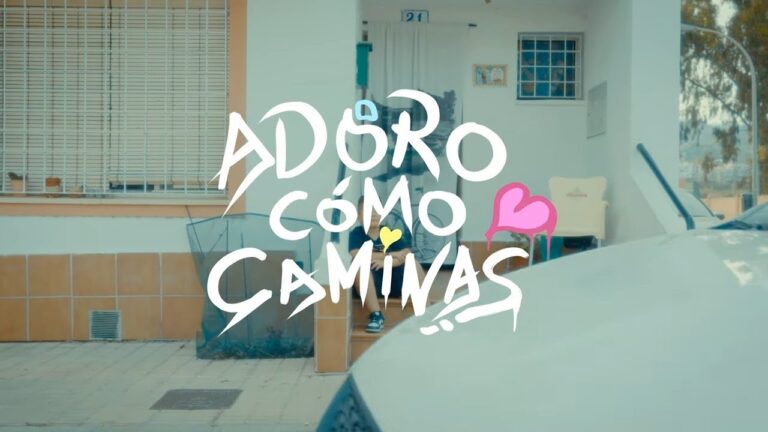 ADORO COMO CAMINAS Lyrics In English Translation