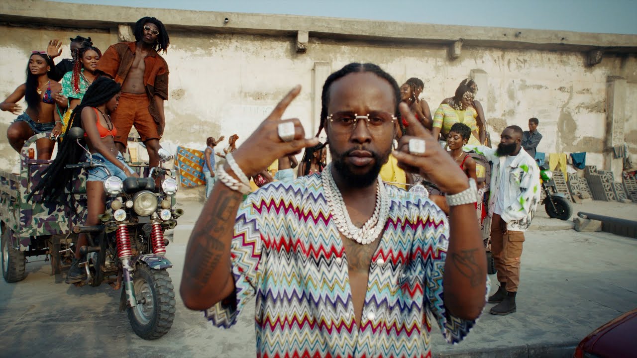 Aboboyaa Lyrics