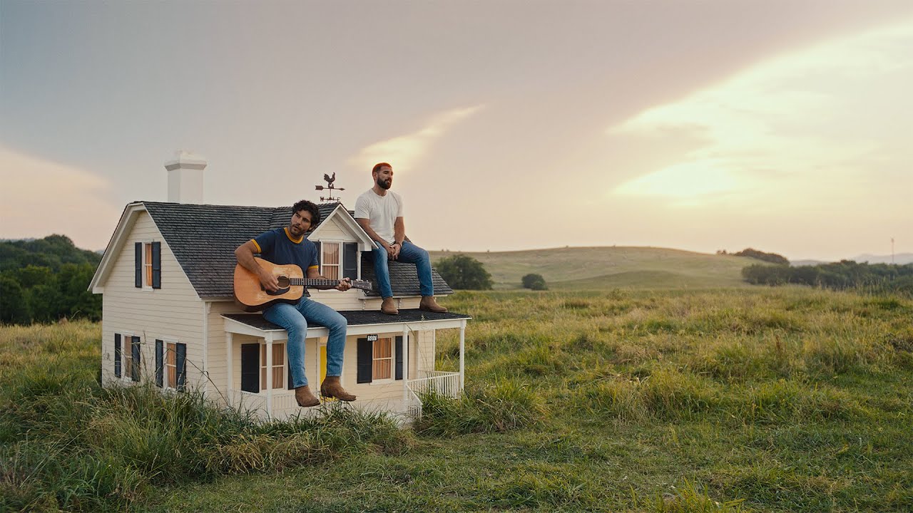 Bigger Houses Lyrics