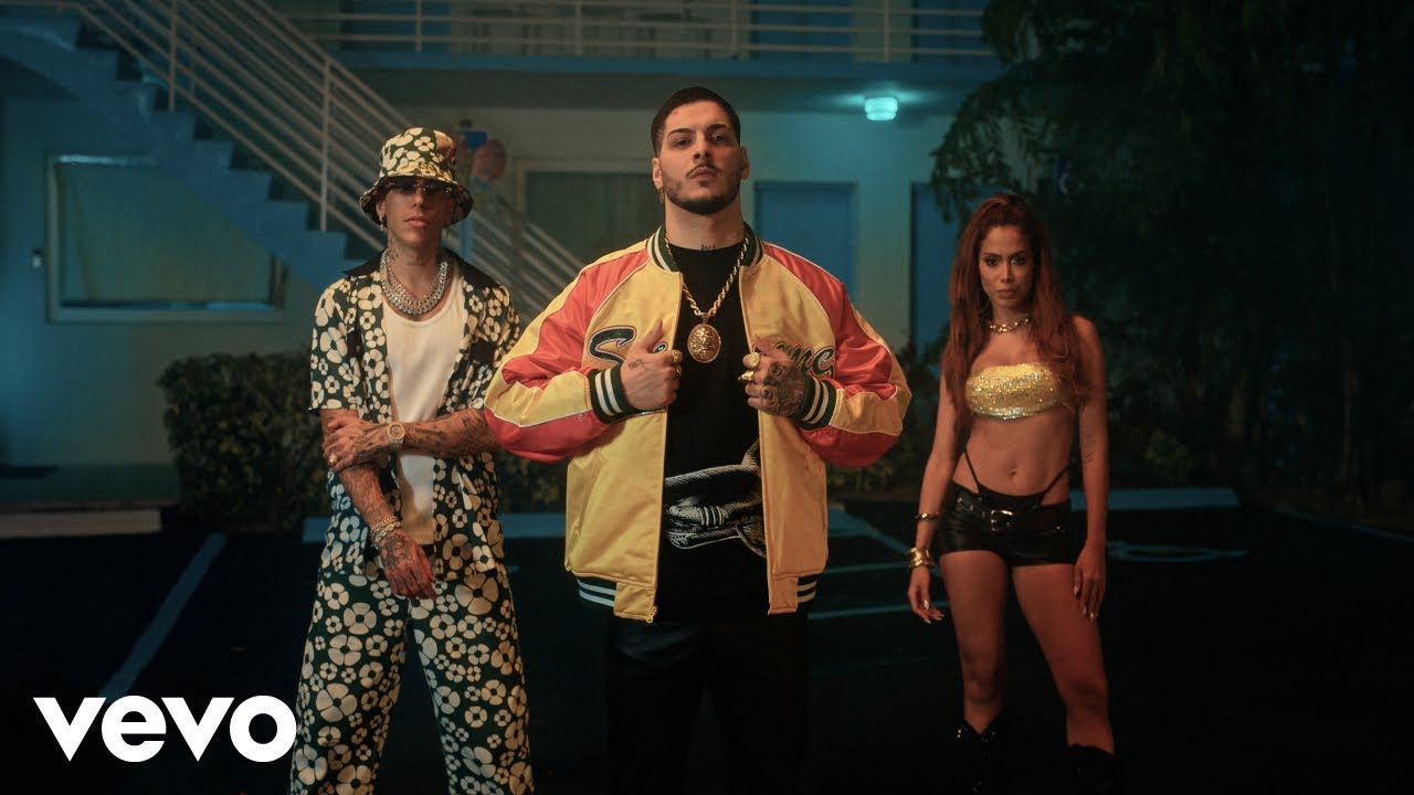CAPITÁN Lyrics In English Translation