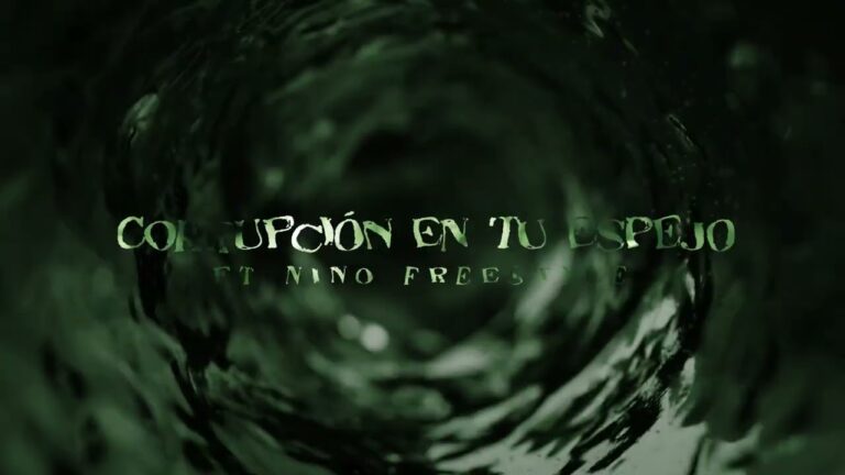 Corrupción en tu espejo Lyrics In English Translation