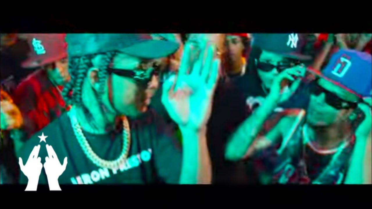 Domingo de Molly Lyrics In English Translation