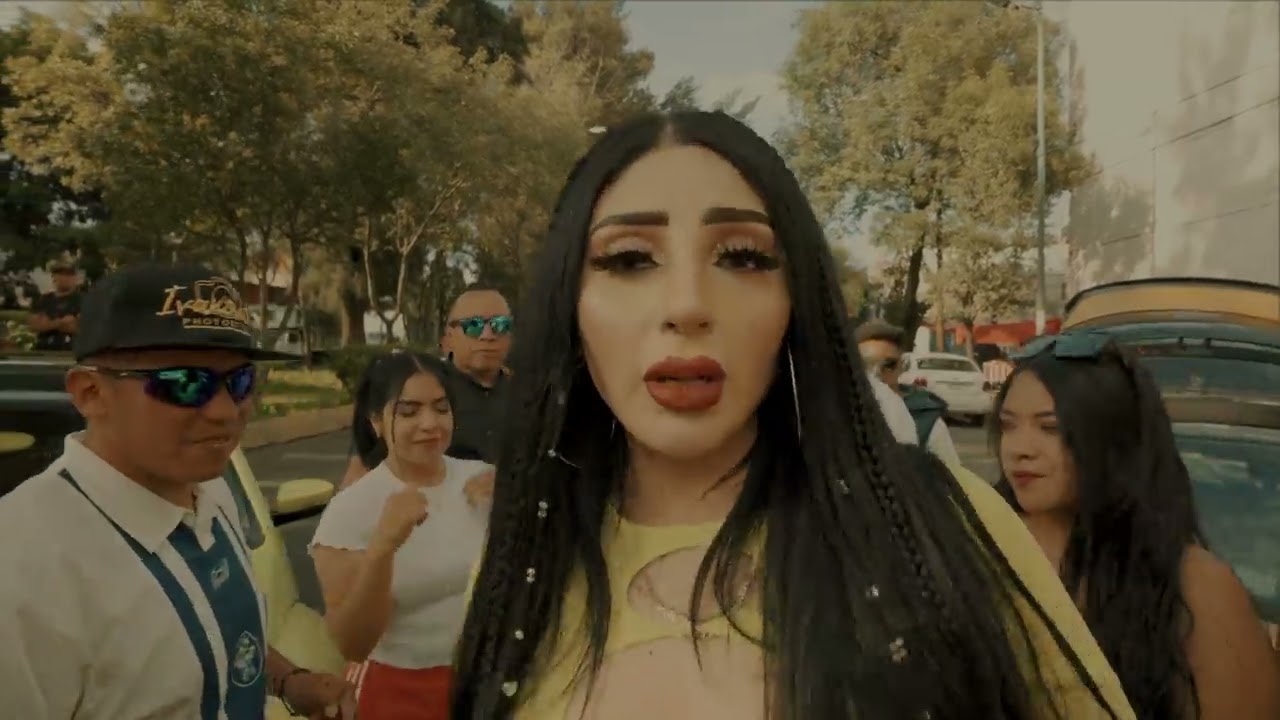 Gatita Lyrics In English Translation