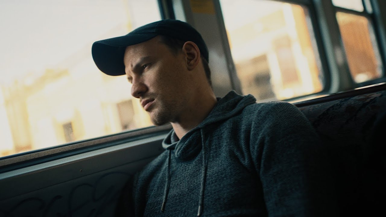 Igazak a hírek Lyrics In English Translation