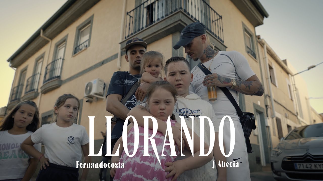 LLORANDO Lyrics In English Translation