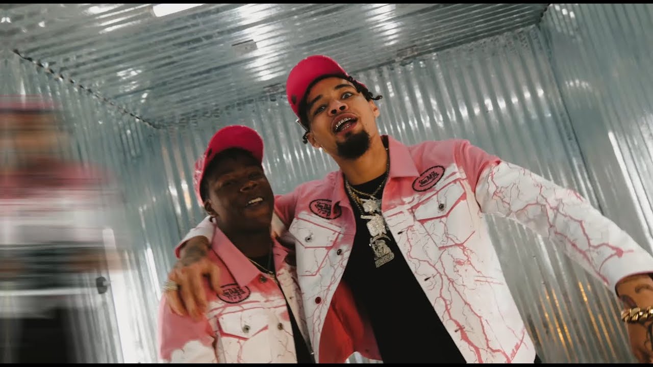 Macaroni Boyz Lyrics
