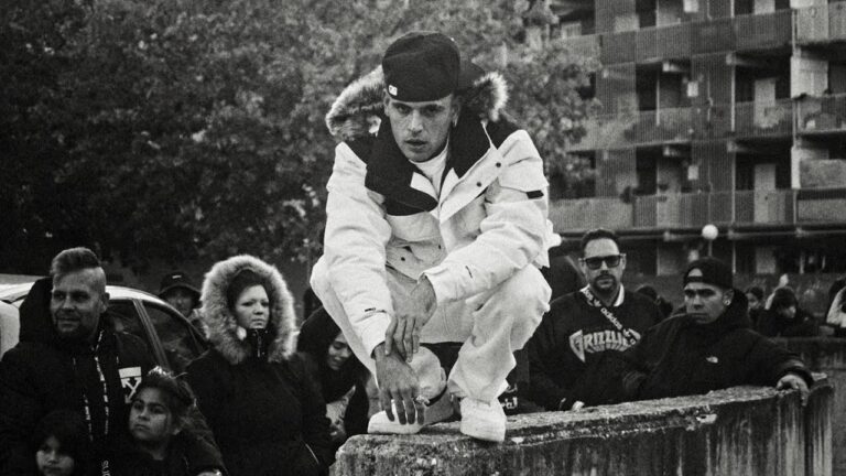 RUMBO FIJO Lyrics In English Translation|