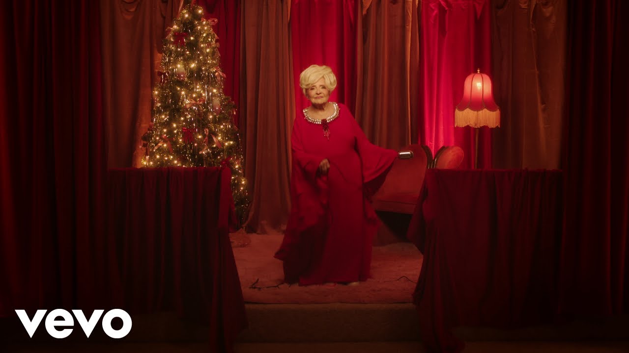 Rockin' Around The Christmas Tree Lyrics||