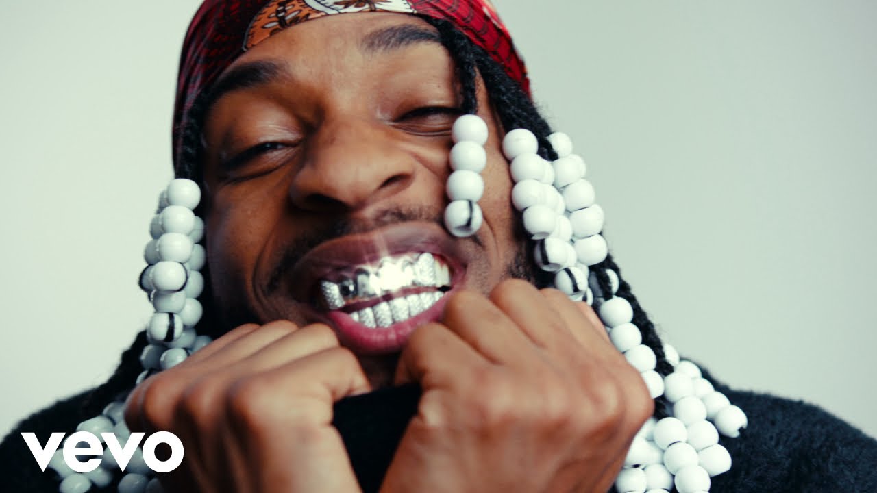 SILVER TOOTH Lyrics