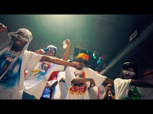 Stomp Stomp Lyrics|