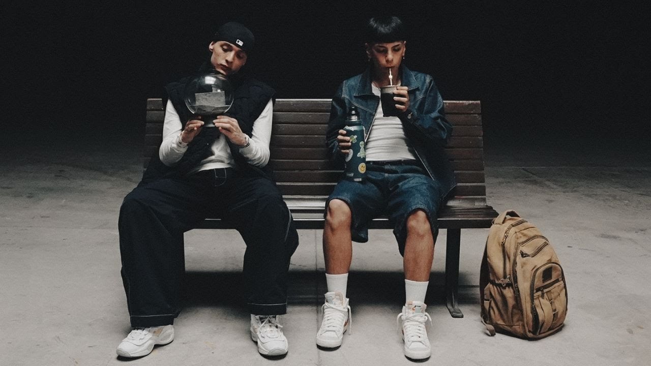 UNA BALA Lyrics In English Translation|