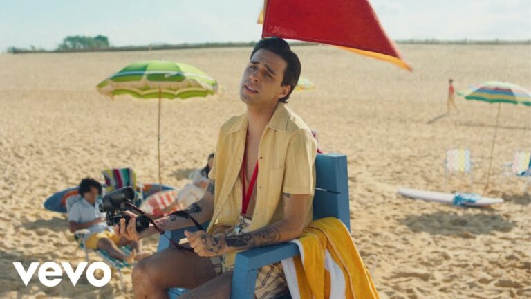 Baby Blue Bathing Suit Lyrics