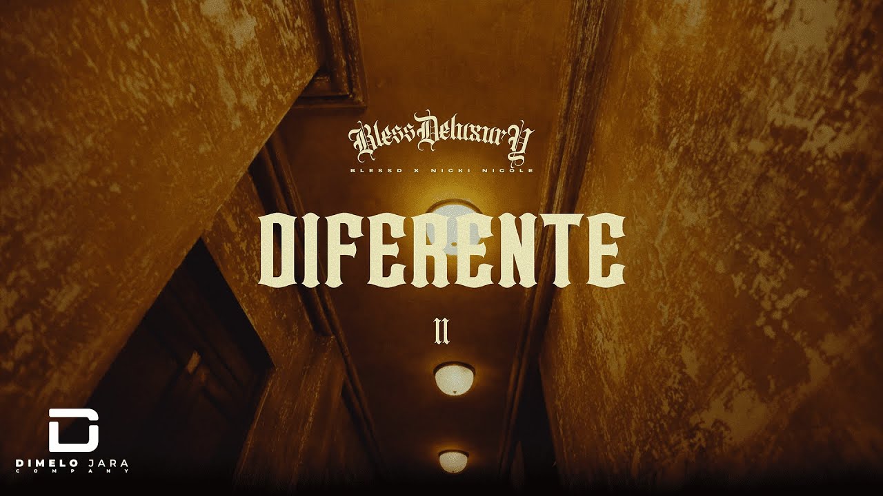 DIFERENTE Lyrics