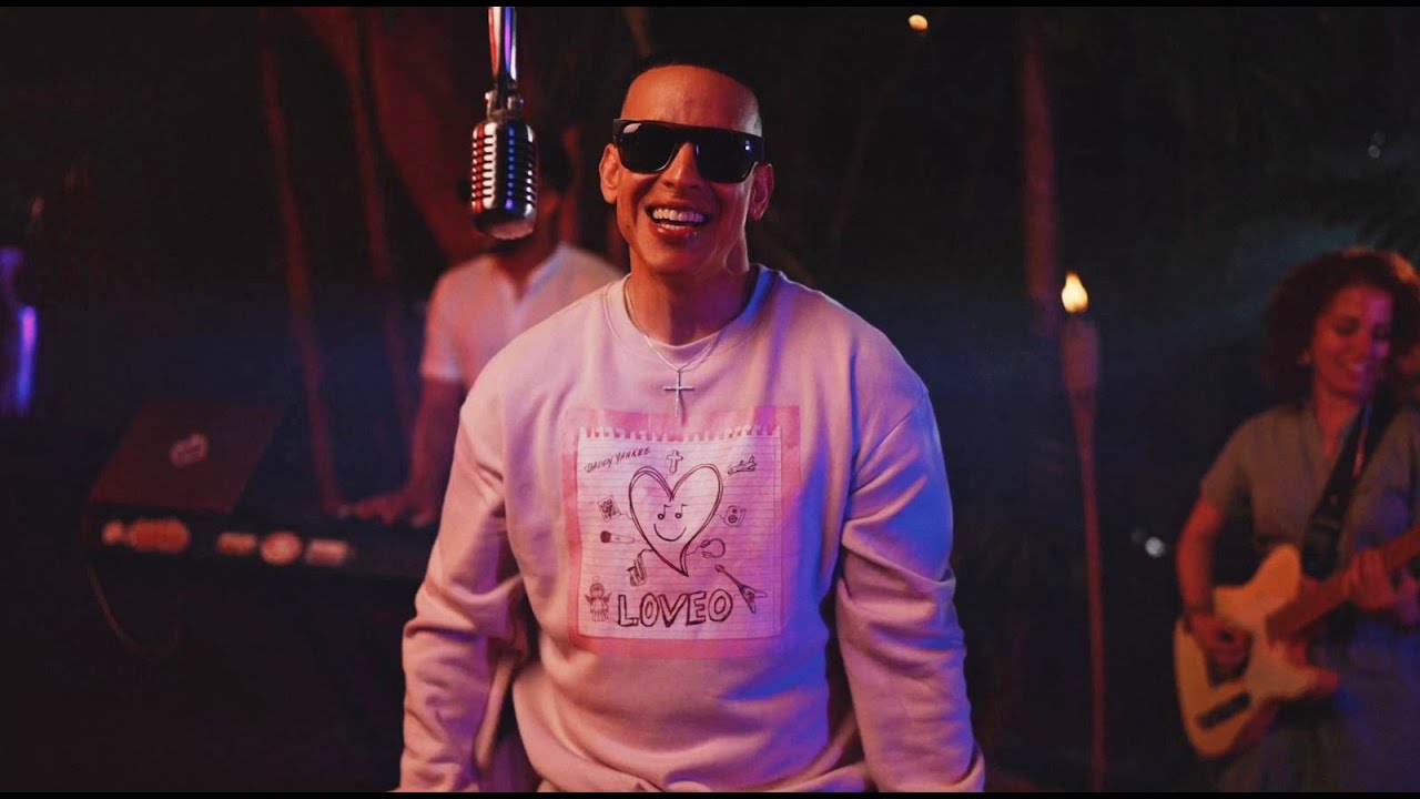 LOVEO Lyrics