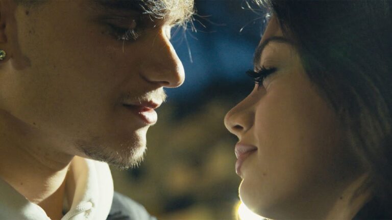 L’ULTIMA POESIA Lyrics