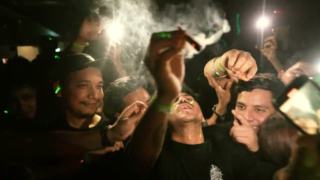 ROLLIE Lyrics