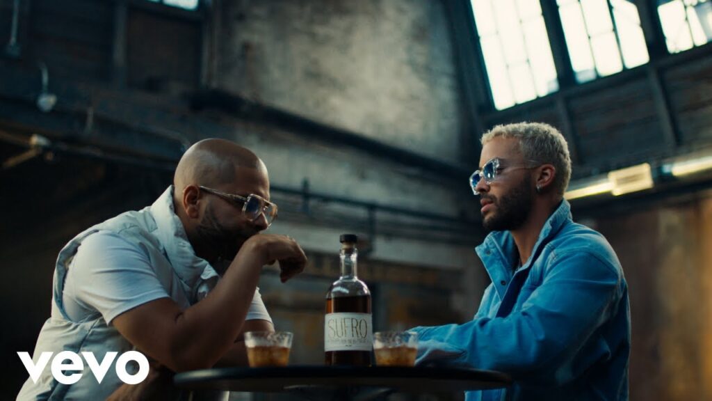 Sufro Lyrics