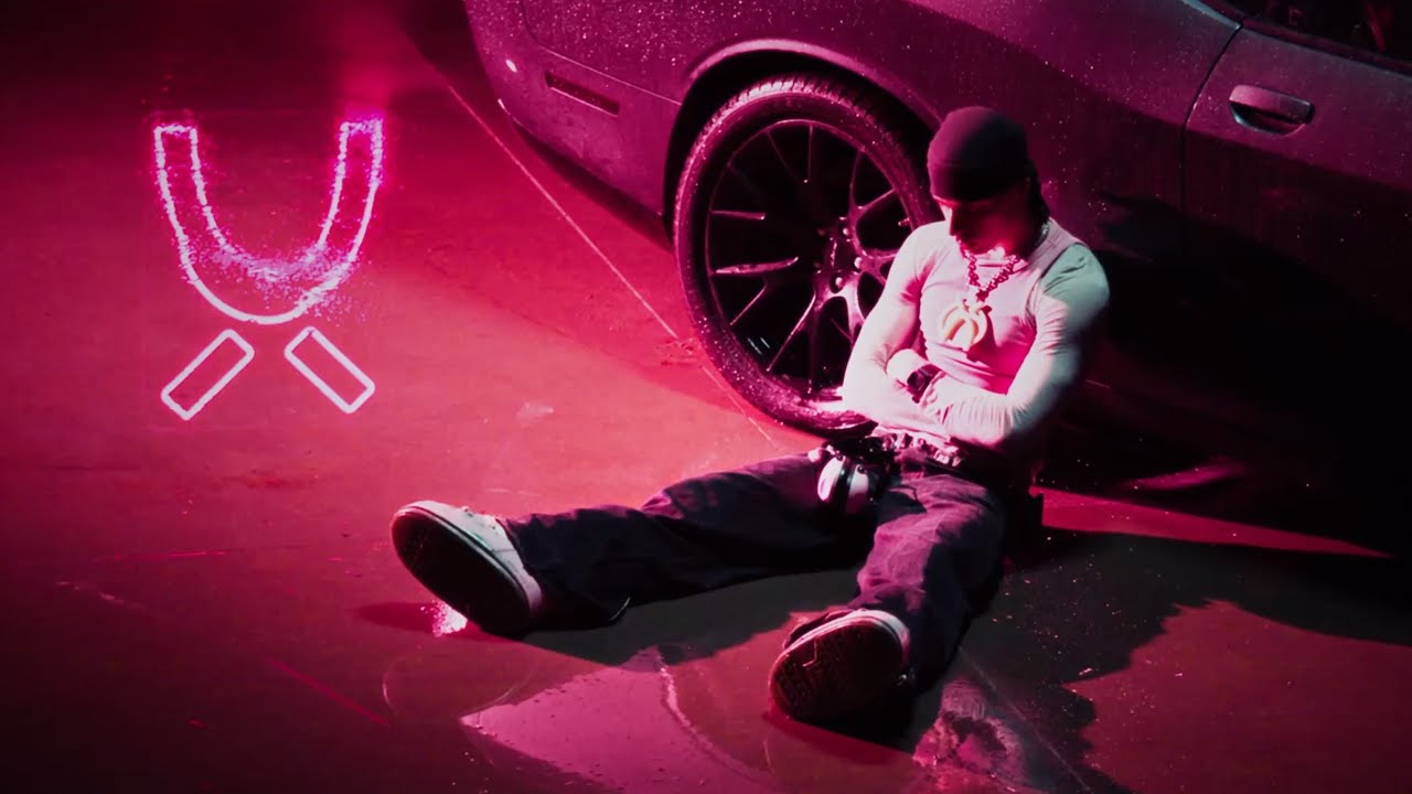 PATRZĄ NA NAS Lyrics
